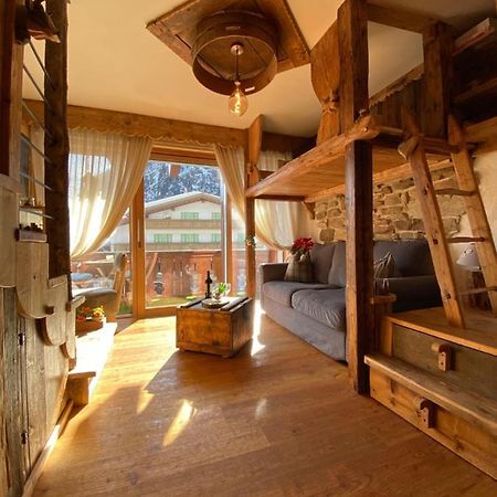 Calore Di Una Casa Di Montagna Campitello di Fassa Extérieur photo