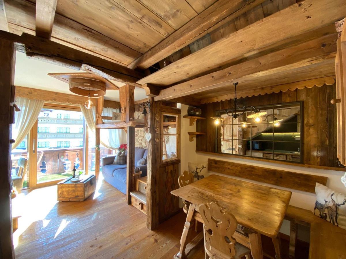 Calore Di Una Casa Di Montagna Campitello di Fassa Extérieur photo
