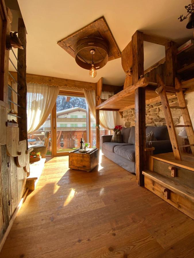 Calore Di Una Casa Di Montagna Campitello di Fassa Extérieur photo