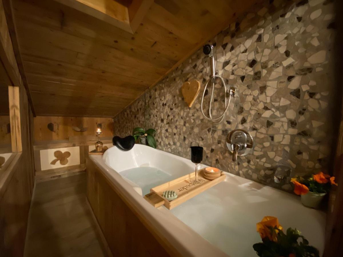 Calore Di Una Casa Di Montagna Campitello di Fassa Extérieur photo